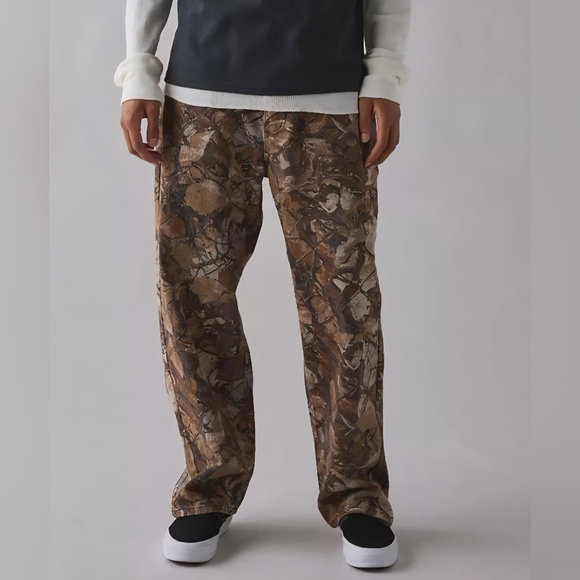 OBEY Classic Baggy Printed Pant,Color Camo, Retail Price $98.00 USD - Picture 3 of 16